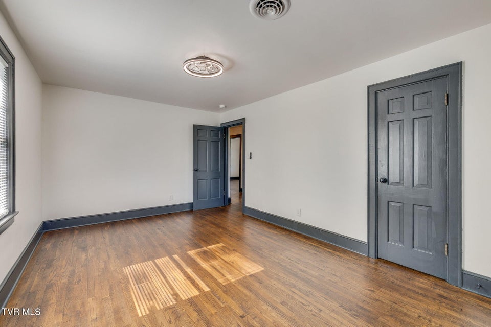 Photo #20: 837 E State Street