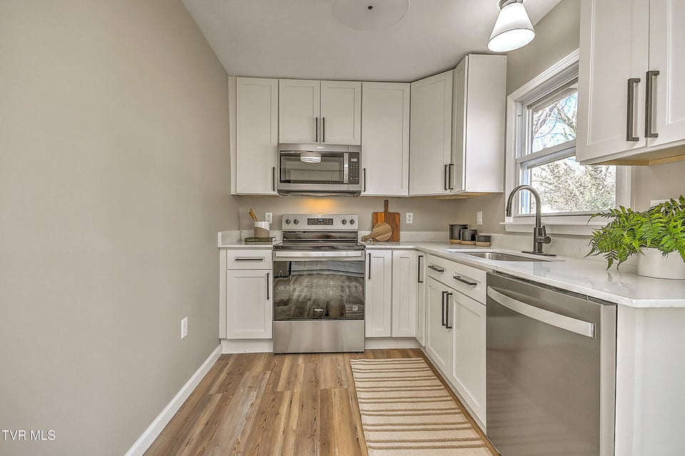 Photo #24: 3408 Cardinal Street