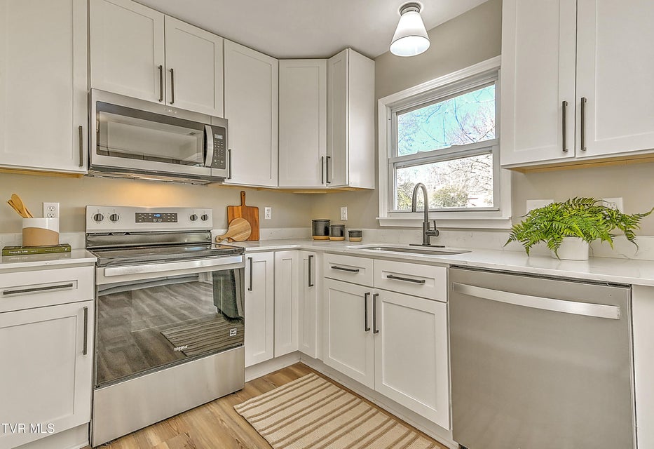 Photo #25: 3408 Cardinal Street