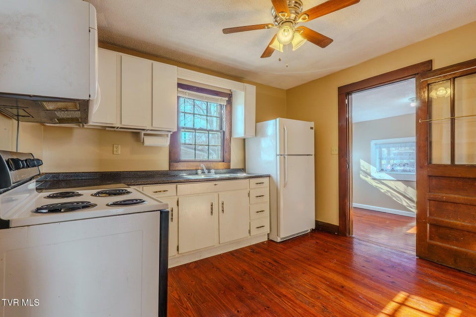 Photo #13: 1859 Overlook Avenue