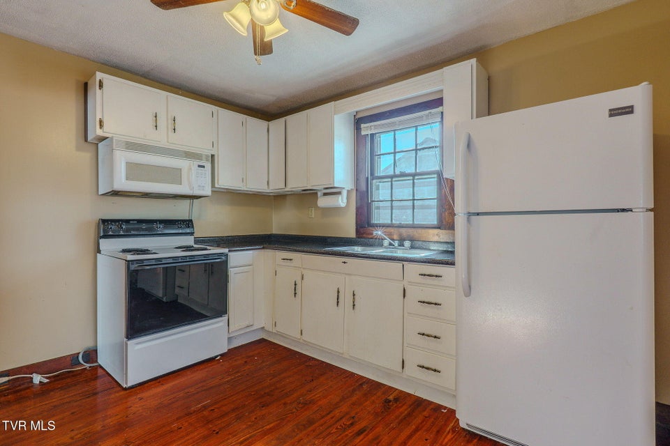 Photo #14: 1859 Overlook Avenue