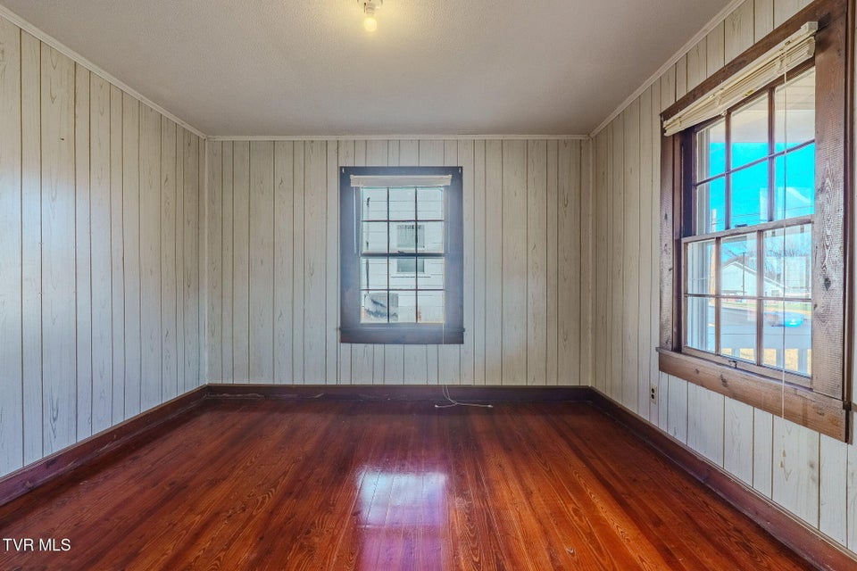 Photo #10: 1859 Overlook Avenue