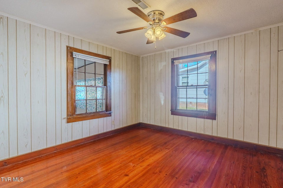 Photo #9: 1859 Overlook Avenue