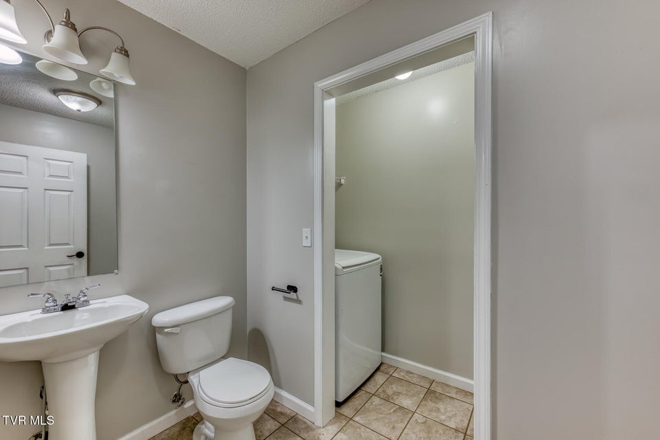 Photo #9: 121 Bilco Street