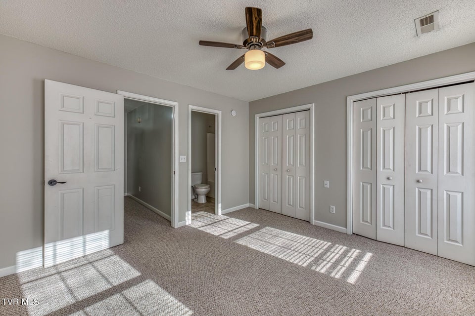 Photo #16: 121 Bilco Street