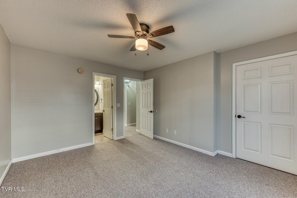 Photo #19: 121 Bilco Street