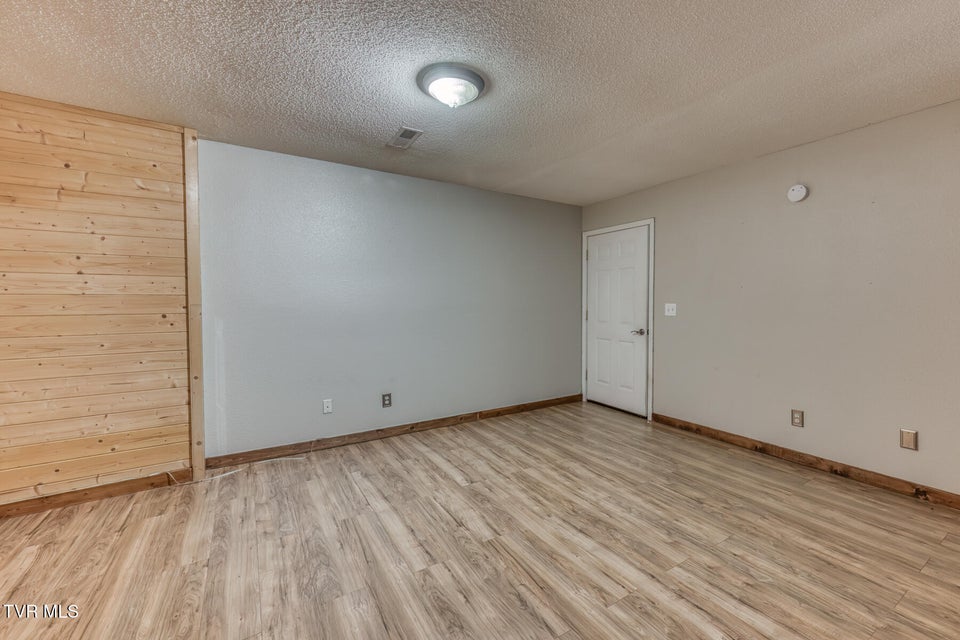 Photo #21: 121 Bilco Street