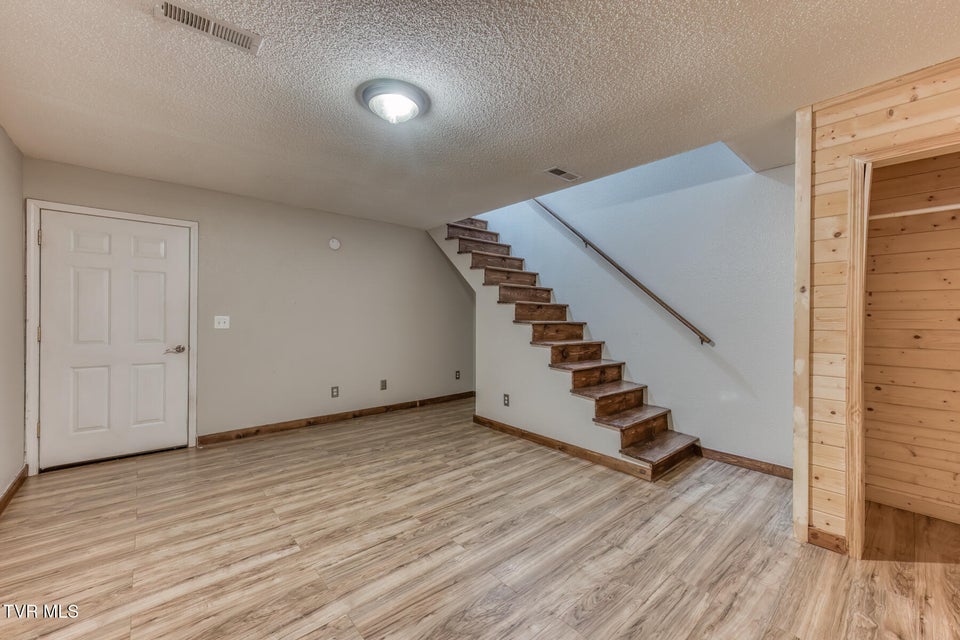 Photo #22: 121 Bilco Street