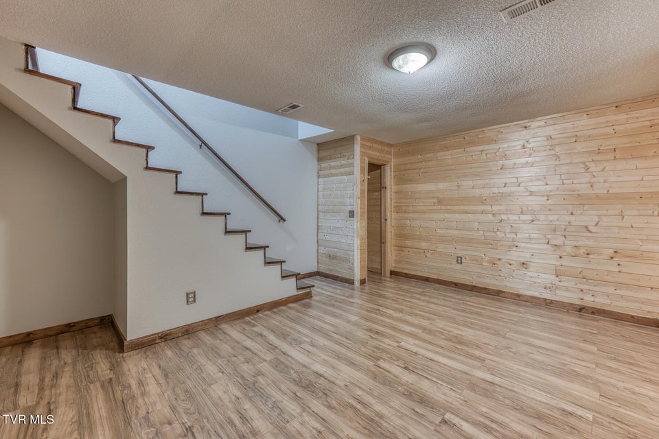 Photo #23: 121 Bilco Street