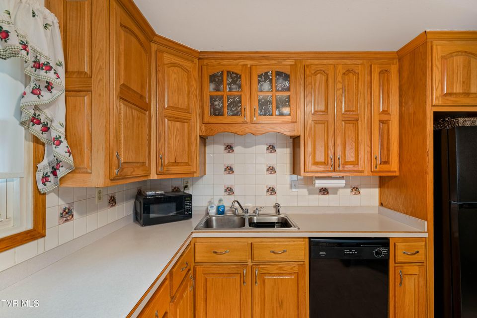 Photo #5: 119 Woodland Drive