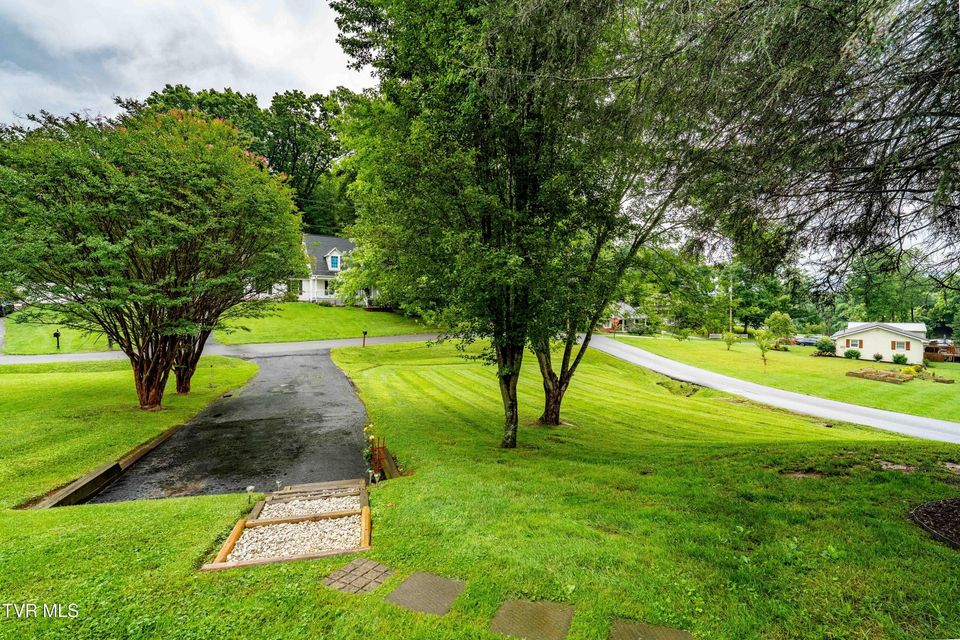 Photo #11: 119 Woodland Drive