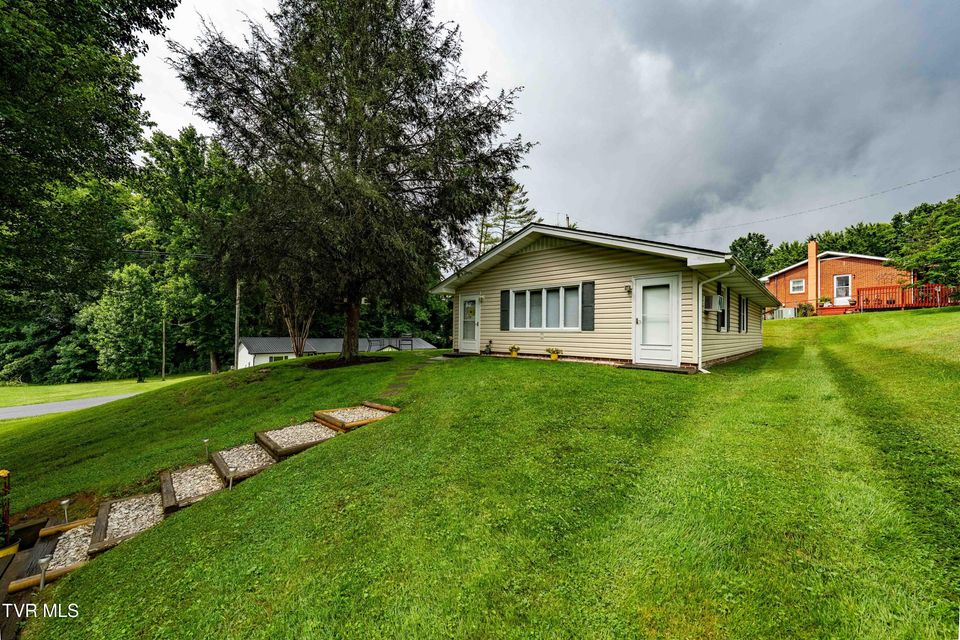 Photo #16: 119 Woodland Drive