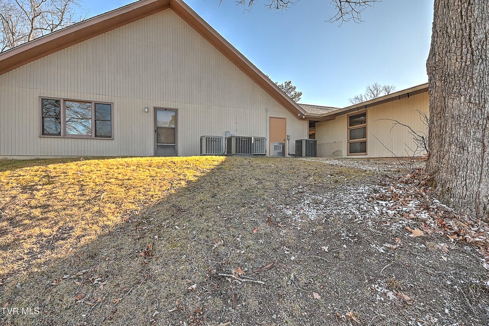 Photo #7: 607 Greenfield Place