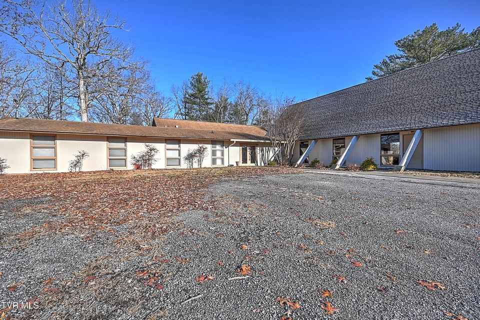 Photo #12: 607 Greenfield Place