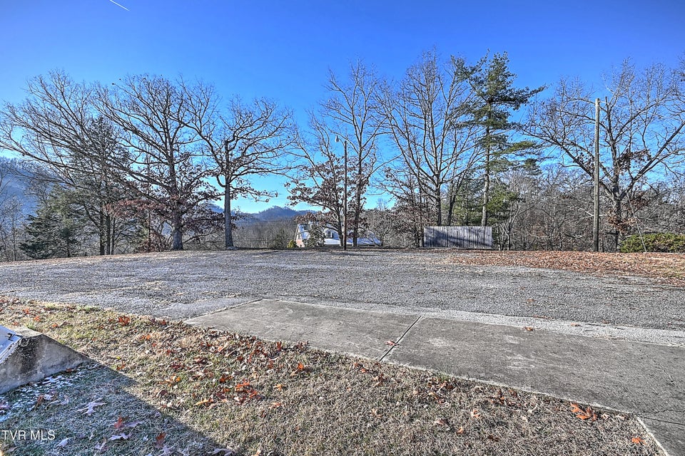 Photo #16: 607 Greenfield Place