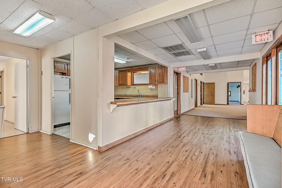 Photo #32: 607 Greenfield Place