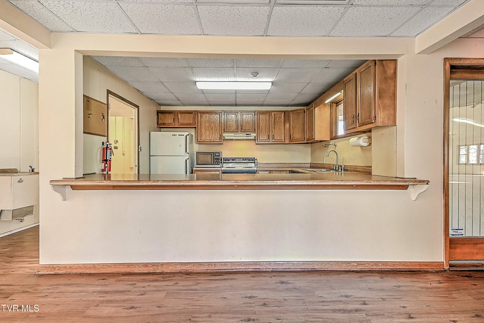 Photo #33: 607 Greenfield Place