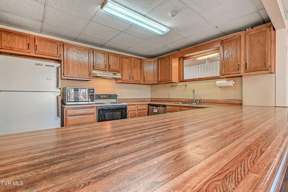 Photo #35: 607 Greenfield Place