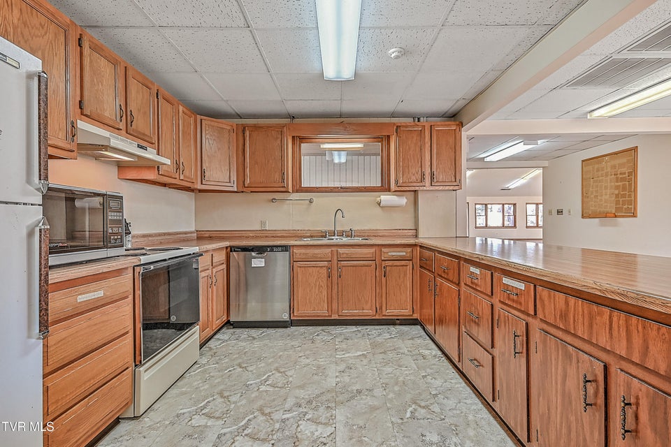 Photo #36: 607 Greenfield Place