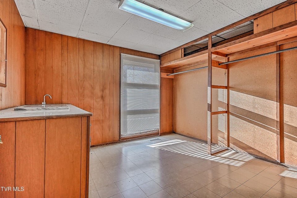 Photo #39: 607 Greenfield Place