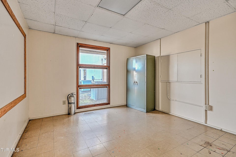 Photo #40: 607 Greenfield Place