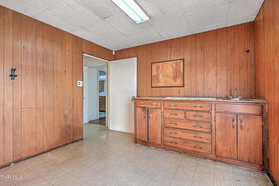 Photo #42: 607 Greenfield Place