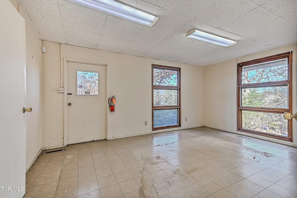 Photo #47: 607 Greenfield Place