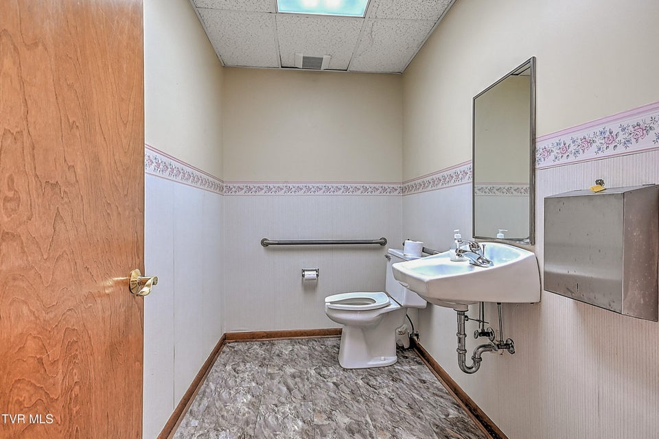 Photo #67: 607 Greenfield Place