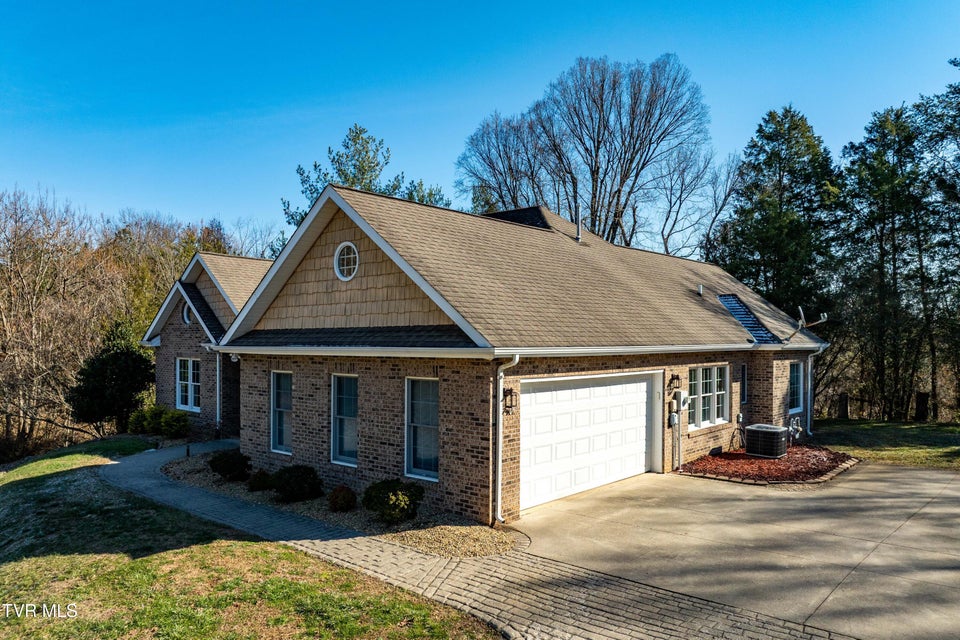 Photo #5: 101 Boulder Court