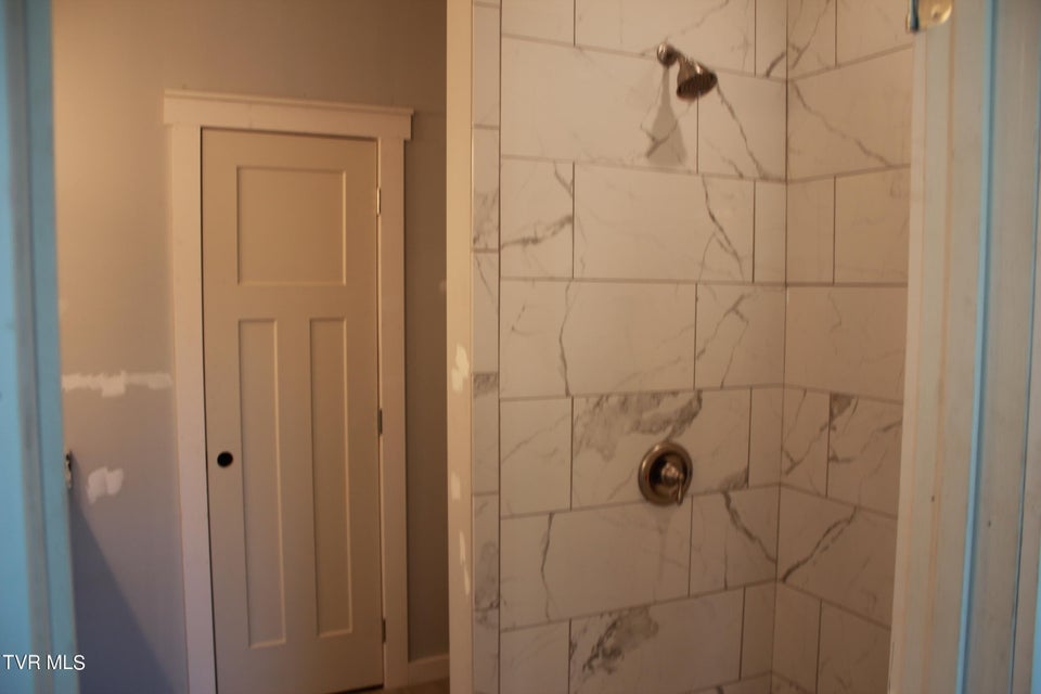 Photo #8: 225 Dry Kiln Court