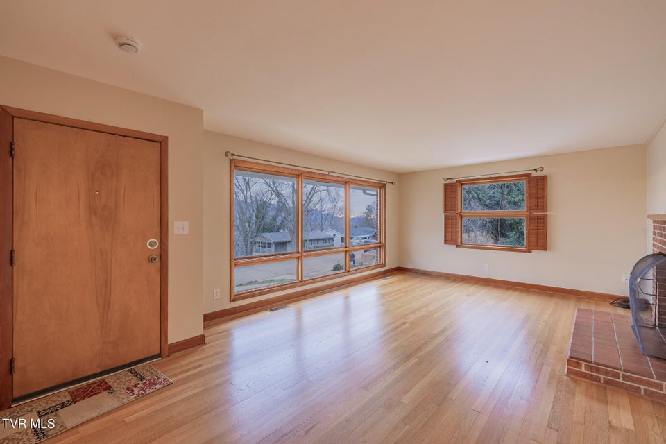 Photo #3: 532 Bays View Rd 