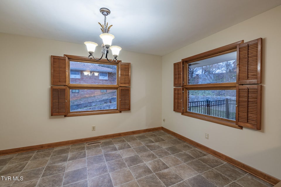 Photo #8: 532 Bays View Rd 