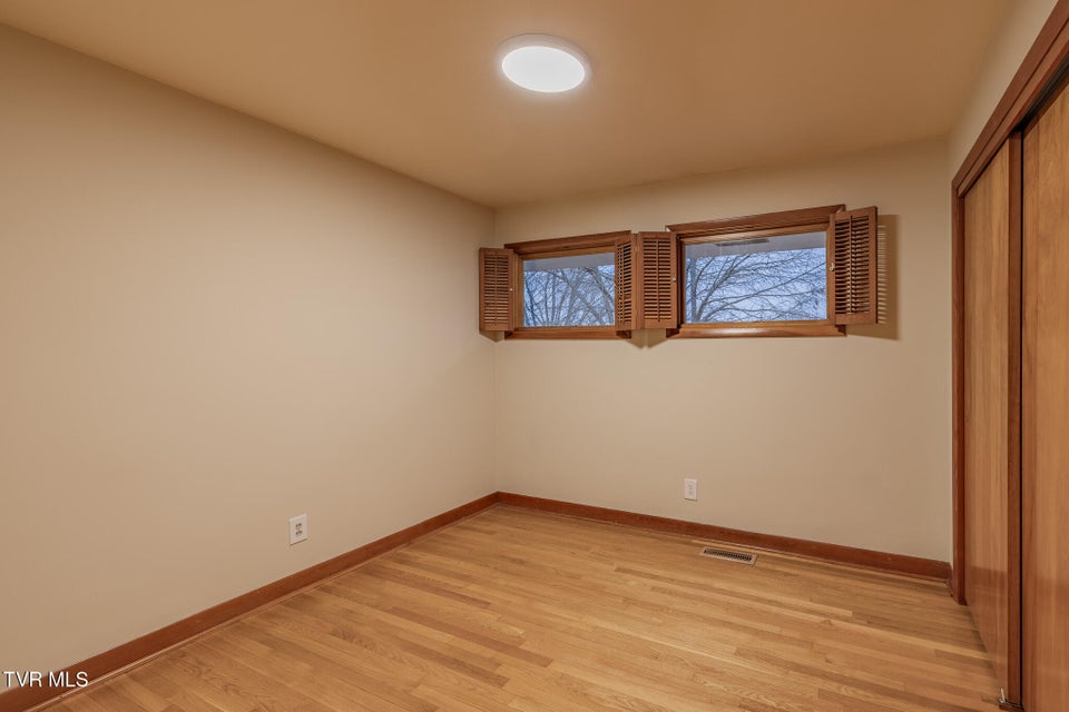 Photo #12: 532 Bays View Rd 