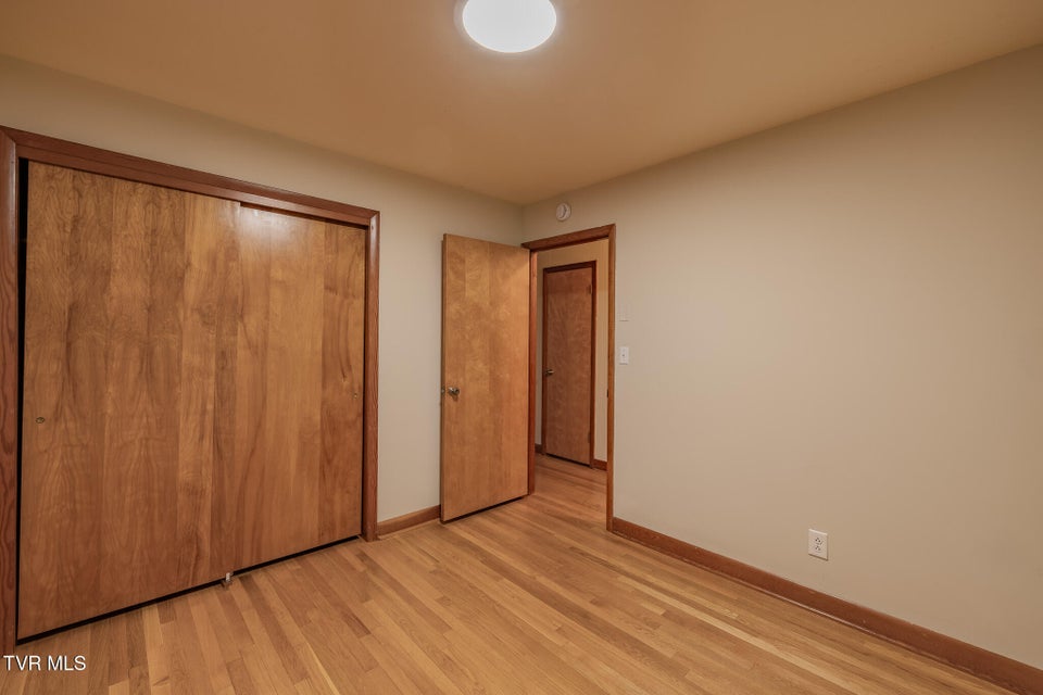 Photo #13: 532 Bays View Rd 