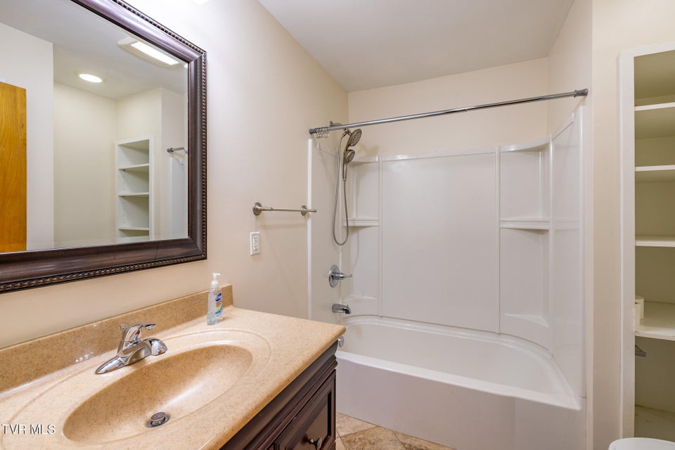 Photo #14: 532 Bays View Rd 