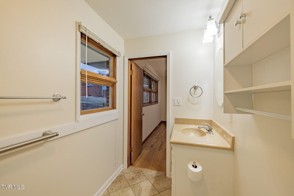 Photo #21: 532 Bays View Rd 