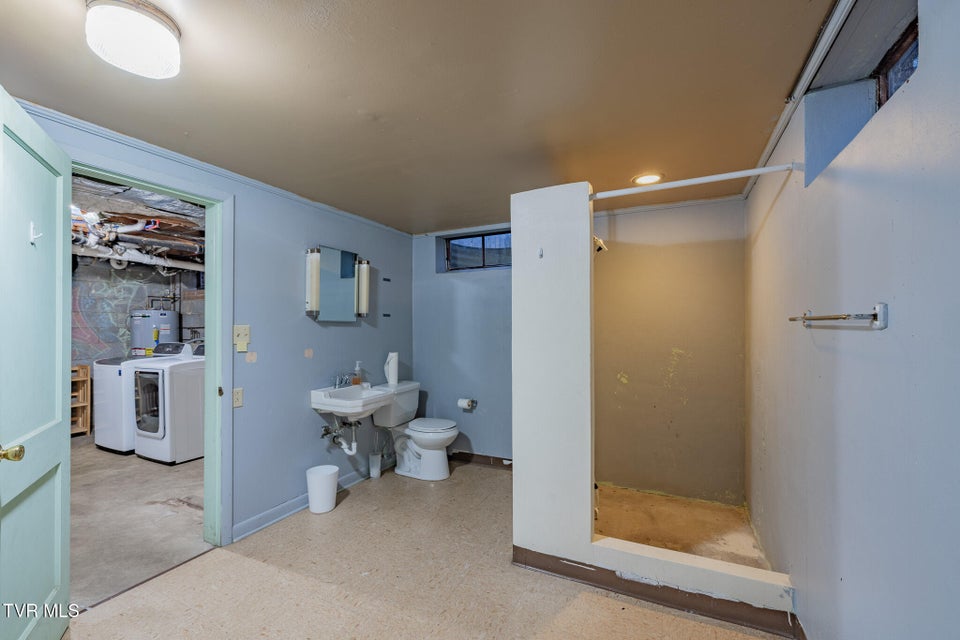 Photo #32: 532 Bays View Rd 