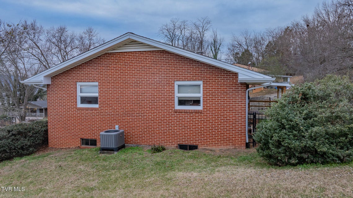 Photo #38: 532 Bays View Rd 