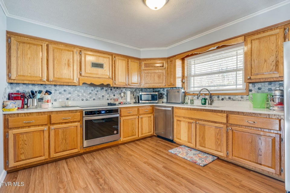 Photo #13: 186 Ridgewood Drive 