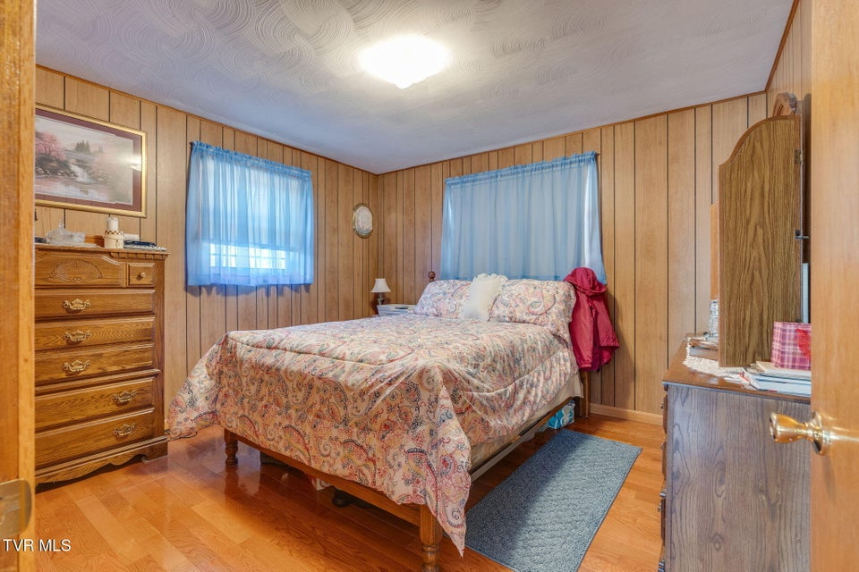 Photo #18: 186 Ridgewood Drive 