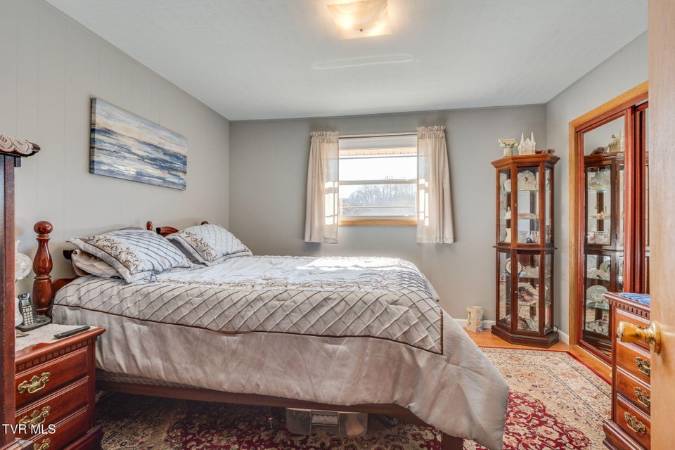 Photo #23: 186 Ridgewood Drive 