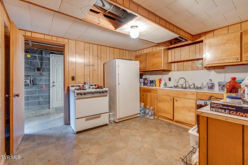 Photo #27: 186 Ridgewood Drive 