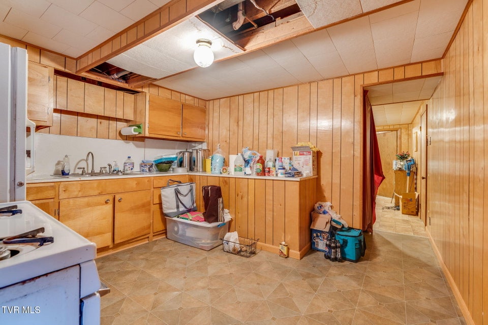 Photo #29: 186 Ridgewood Drive 