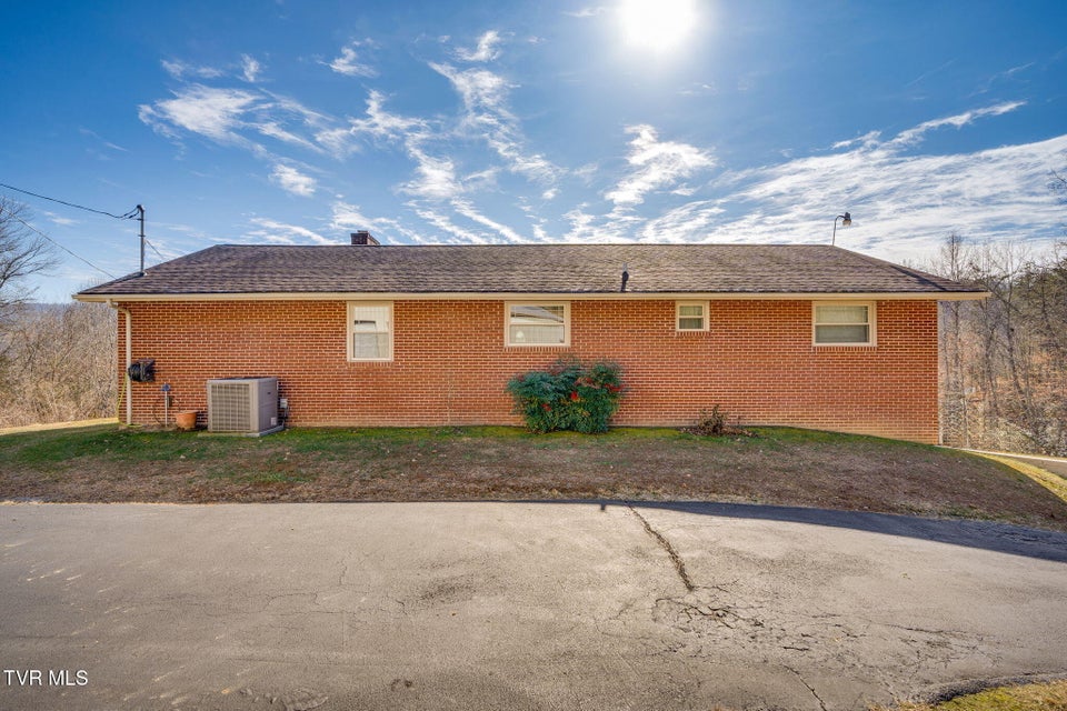 Photo #36: 186 Ridgewood Drive 