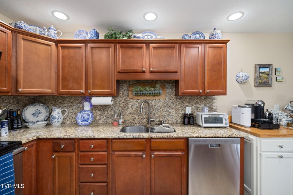 Photo #12: 290 Telford New Victory Road