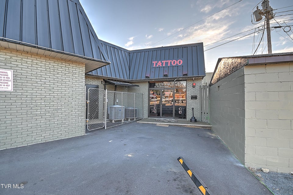 Photo #25: 701 Market Street