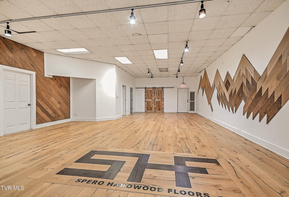 Photo #39: 701 Market Street