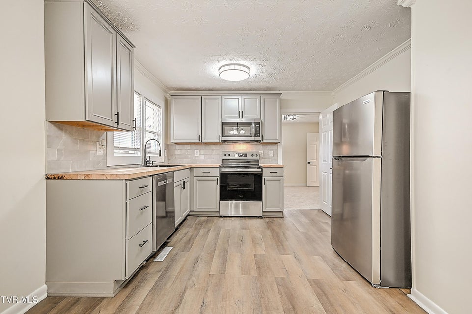 Photo #9: 612 Union Hill Street