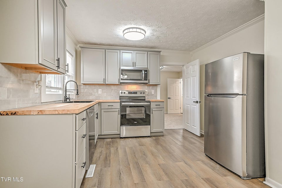 Photo #10: 612 Union Hill Street