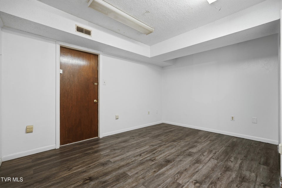 Photo #21: 161 Oakcrest Circle